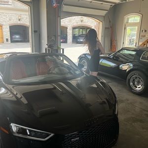 Meet your Posher, Emily